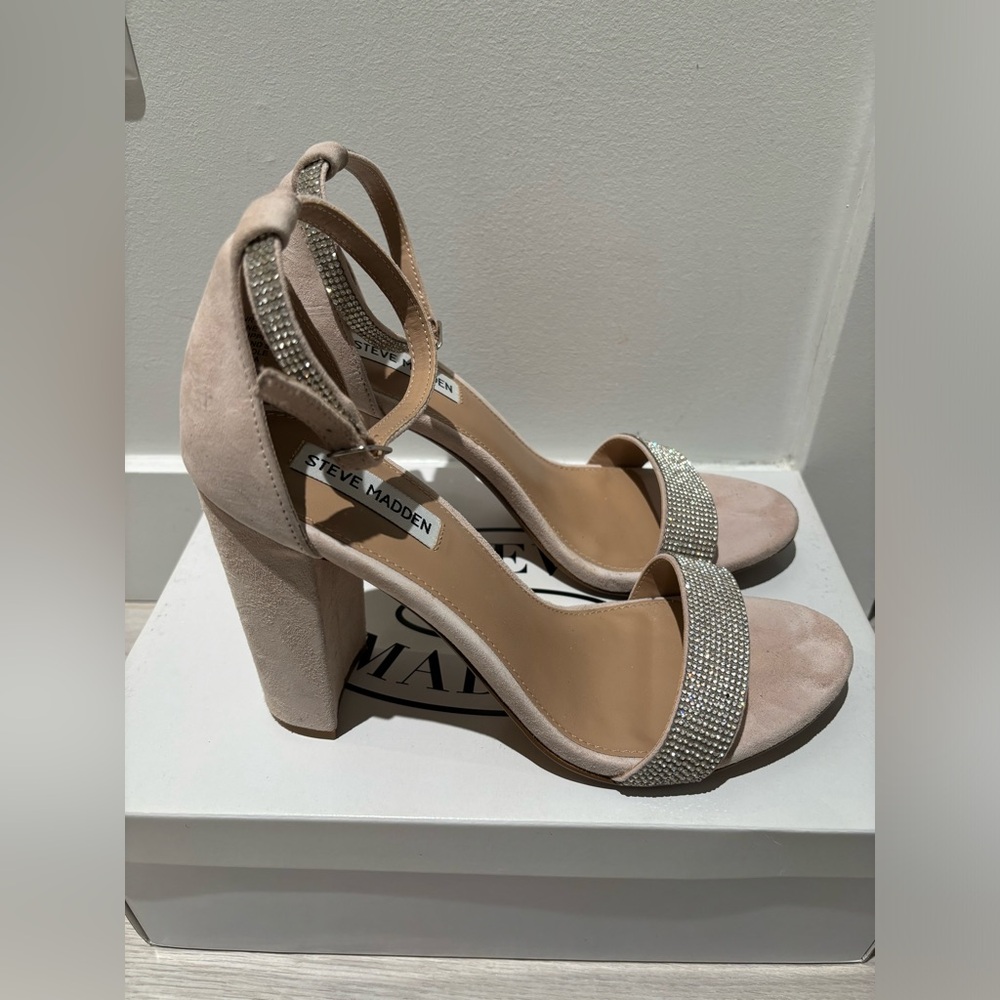 STEVE MADDEN | Carrsonrr Nude Velvet Heels with Rhinestones 10